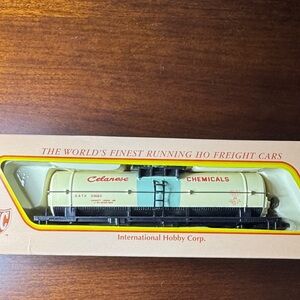 IHC Celanese Chemicals HO Scale Tanker Train Car (New)